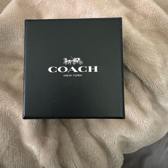 NWT Coach Watch - Picture 4 of 6